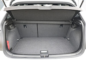 Volkswagen Polo R-Line 1.0 TSI DSG 31 navigation