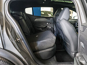 Peugeot 408 GT HYBRID 145 e-DSC6 4 navigation