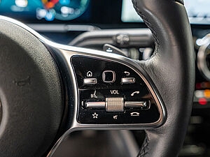 Mercedes-Benz GLA 250 e Progressive 16 navigation