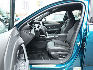 Peugeot 308 GT HYBRID 136 e-DSC6 9 navigation