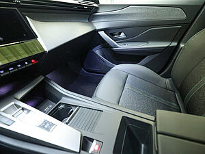 Peugeot 308 SW Allure HYBRID 136 e-DSC6 17 navigation