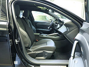Peugeot 308 SW GT HYBRID 136 e-DSC6 2 navigation
