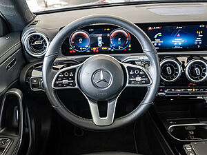 Mercedes-Benz CLA 250 e Progressive 9 navigation