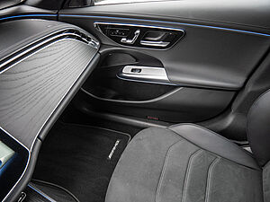 Mercedes-Benz E 300 e T AMG Sport Advanced Plus 15 navigation