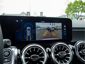 Mercedes-Benz GLB 250 4M AMG Line 12 navigation