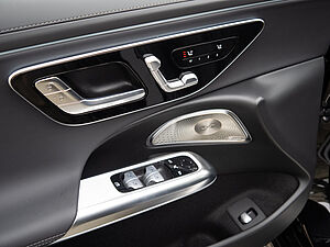 Mercedes-Benz E 220 d T AMG Line Advanced Plus 28 navigation