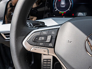 Volkswagen Golf VIII Variant Goal 2,0 l TDI DSG 16 navigation