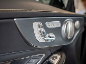 Mercedes-Benz C 63 AMG S Cabrio Final Edition Vmax Perf Dis 27 navigation