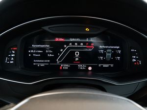 Audi RS6 Avant 4.0 TFSI quattro AHK Matrix HUD Luf 22 navigation
