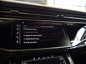 Audi Q8 50 TDI quattro S line 15 navigation
