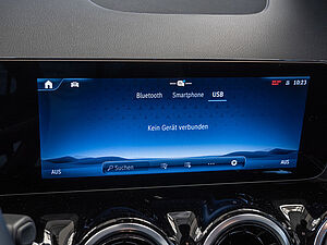 Mercedes-Benz GLA 180 Progressive Advanced 11 navigation
