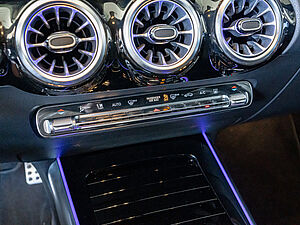 Mercedes-Benz EQA 250 AMG Line 11 navigation