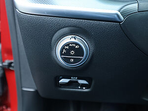 Mercedes-Benz C 220 d T Avantgarde Advanced 27 navigation