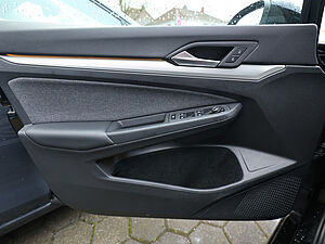 Volkswagen Golf VIII Move 1.5 TSI 34 navigation