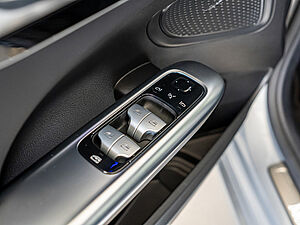 Mercedes-Benz C 300 e T Avantgarde Advanced Plus 19 navigation
