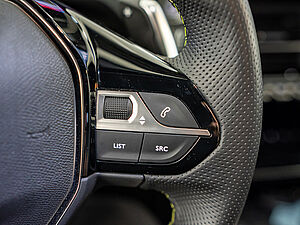 Peugeot 2008 GT BHDI130 Facelift 15 navigation