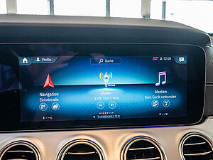 Mercedes-Benz E 220 d T Avantgarde 10 navigation