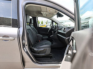 Mercedes-Benz T 180 d STYLE Standard 2 navigation