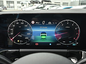 Mercedes-Benz GLA 200 AMG Line 14 navigation