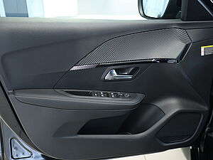 Peugeot 208 Neuer Allure PureTech 100 32 navigation