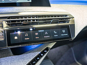 Peugeot 3008 GT HYBRID 136 e-DSC6 NEUES MODELL 11 navigation