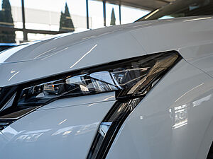 Peugeot 308 SW GT Plug-In HYBRID 180 e-EAT8 31 navigation