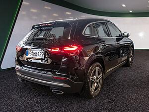 Mercedes-Benz GLA 180 Edition AMG Line AHK 3 navigation