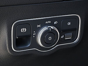Mercedes-Benz GLA 250 e Style 22 navigation
