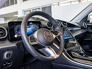 Mercedes-Benz C 300 e T Avantgarde 13 navigation