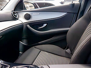 Mercedes-Benz E 300 de T Avantgarde 12 navigation