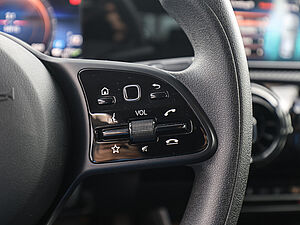 Mercedes-Benz A 250 e 22 navigation