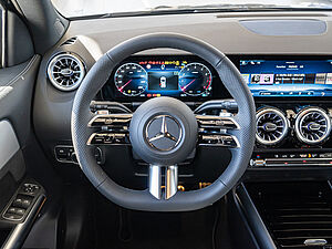 Mercedes-Benz GLA 180 AMG Advanced Plus 8 navigation