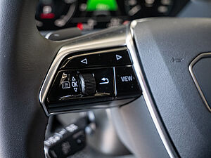 Audi Q8 e-tron Q8 S line 50 e-tron quattro 28 navigation