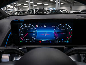 Mercedes-Benz GLB 200 GLB 200d AMG Line 14 navigation
