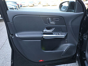 Mercedes-Benz GLA 220 d 4M Progressive Advanced 32 navigation