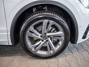 Volkswagen Tiguan 1.4 eTSI R-Line eHybrid 8 navigation