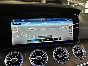 Mercedes-Benz E 200 Cabrio AMG Line 11 navigation