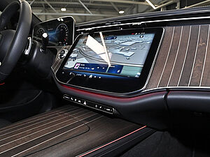 Mercedes-Benz E 300 e AMG Sport Advanced Plus 9 navigation