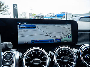 Mercedes-Benz GLB 250 4M AMG Sport Premium 10 navigation