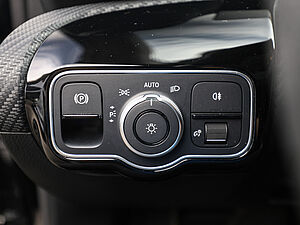 Mercedes-Benz A 250 e 30 navigation