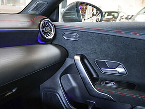 Mercedes-Benz CLA 200 SB AMG Sport Edition 17 navigation
