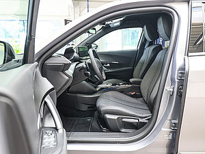 Peugeot 2008 Allure HYBRID 145 e-DSC6 9 navigation