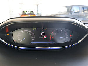 Peugeot 5008 Allure BlueHDi 130EAT8 AHK 18 navigation