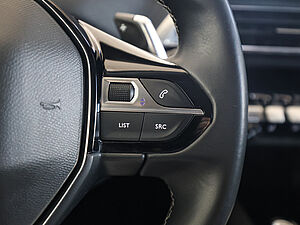 Peugeot 5008 Allure BlueHDi 130EAT8 AHK 19 navigation