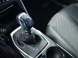 Peugeot 208 Neuer Allure PureTech 100 17 navigation