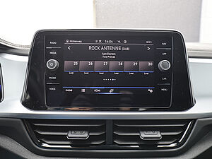 Volkswagen T-Roc Life 1.5 l TSI DSG 12 navigation