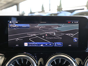 Mercedes-Benz GLB 35 AMG 4M Premium 11 navigation