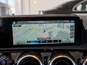 Mercedes-Benz A 180 d AMG Sport 11 navigation