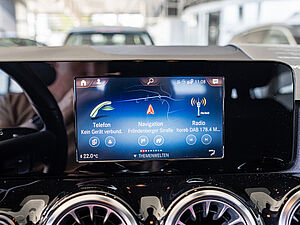 Mercedes-Benz B 250 e AMG Sport 10 navigation