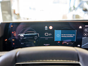 Peugeot 3008 GT HYBRID 136 e-DSC6 NEUES MODELL 13 navigation